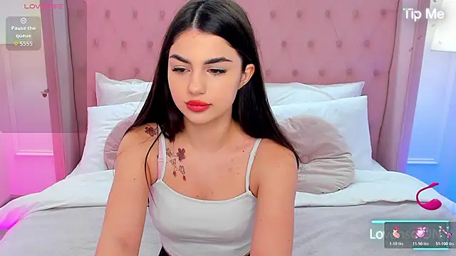 HelenTiny online show from November 26, 2025, 1:34 pm