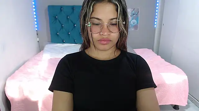 mia sexgirl online show from July 7, 2026, 12:20 pm