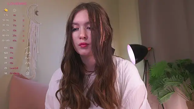 AlinaOrf online show from December 4, 2025, 5:17 am