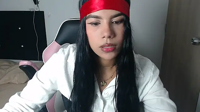 MayaScott11 online show from November 23, 2025, 7:13 pm