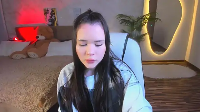  spicygirl online show from April 28, 2026, 1:49 pm