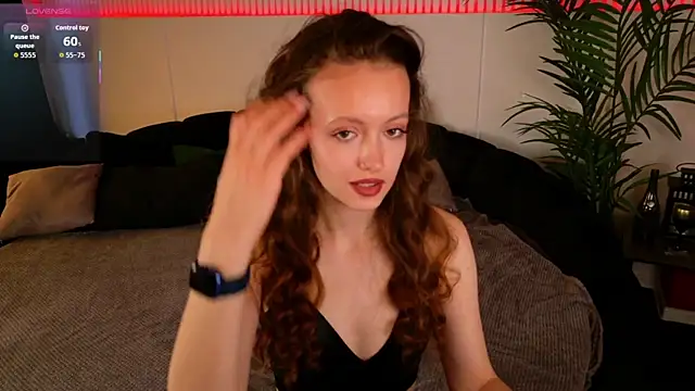 Snapshot of SallyPinkman chatting on November 7, 2025, 10:26 am SallyPinkman online show from November 7, 2025, 10:26 am