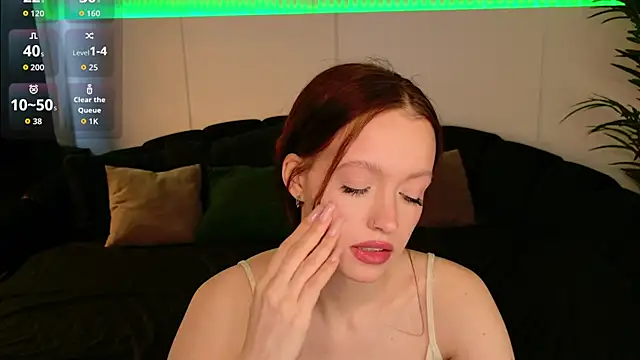 Snapshot of SallyPinkman chatting on February 17, 2026, 9:17 am SallyPinkman online show from February 17, 2026, 9:17 am