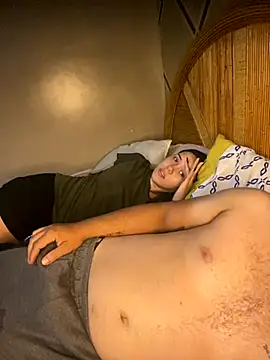 coupleyys online show from November 23, 2025, 7:57 pm