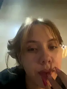 coupleyys online show from December 20, 2025, 3:46 am