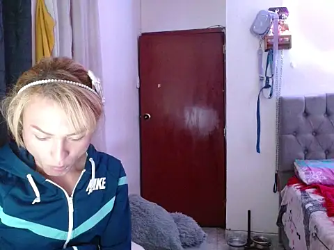 skarleth hot21 online show from February 3, 2026, 5:05 am