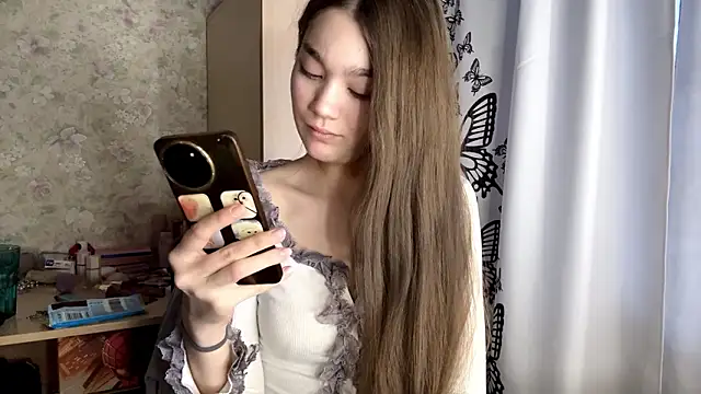 Cuteviola online show from February 17, 2026, 10:27 pm