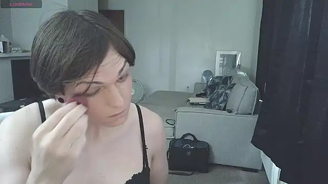 Snapshot of EnbyGamerChick chatting on September 26, 2025, 5:28 pm EnbyGamerChick online show from September 26, 2025, 5:28 pm