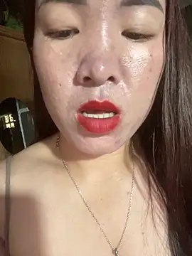 Luna-ass online show from December 18, 2025, 1:11 am