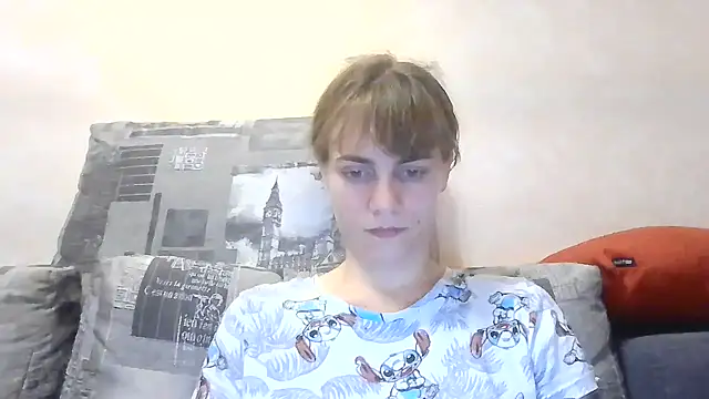 Snapshot of Loriven chatting on October 8, 2025, 7:22 pm Loriven online show from October 8, 2025, 7:22 pm