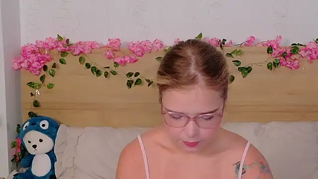 Lilith Bonheur online show from October 26, 2025, 8:15 pm