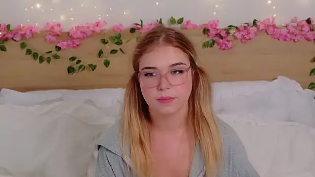 Lilith Bonheur online show from December 19, 2025, 1:34 am