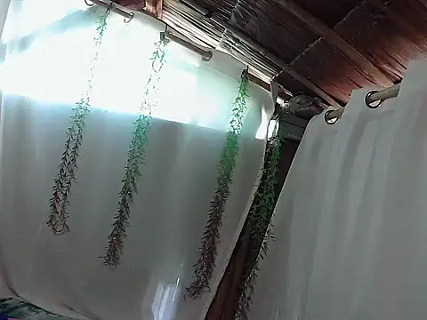 Huntrix2025 online show from December 3, 2025, 12:40 am