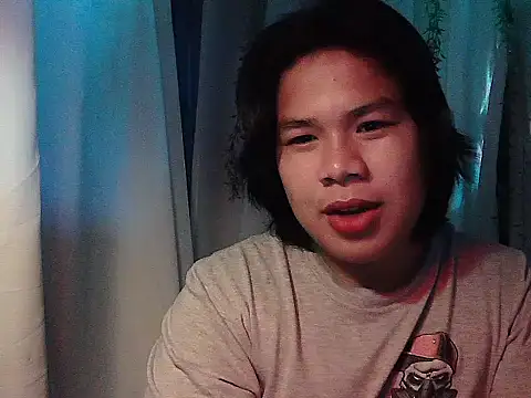 Huntrix2025 online show from December 13, 2025, 10:04 pm