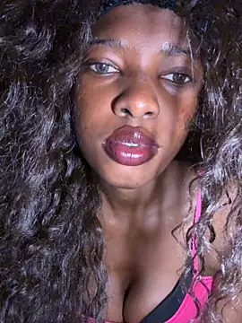 Snapshot of Oceanababe21 chatting on June 14, 2026, 1:24 pm Oceanababe21 online show from June 14, 2026, 1:24 pm