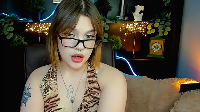 Snapshot of KiraRid chatting on November 1, 2025, 4:53 pm KiraRid online show from November 1, 2025, 4:53 pm