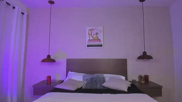 cloehill  online show from December 15, 2025, 11:36 am