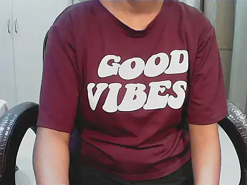 Snapshot of short_girl_ chatting on September 29, 2025, 7:51 pm short girl  online show from September 29, 2025, 7:51 pm