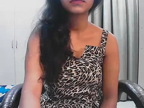 Snapshot of short_girl_ chatting on October 1, 2025, 5:08 pm short girl  online show from October 1, 2025, 5:08 pm