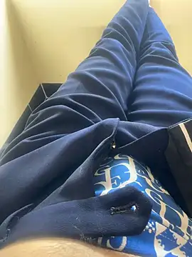 Snapshot of CZpublic chatting on October 18, 2025, 5:21 am CZpublic online show from October 18, 2025, 5:21 am