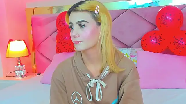 ChloeLaurentt online show from March 3, 2026, 1:23 am