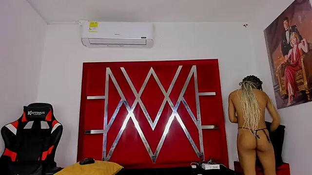 Snapshot of angelkyraasm chatting on February 12, 2026, 12:33 pm angelkyraasm online show from February 12, 2026, 12:33 pm