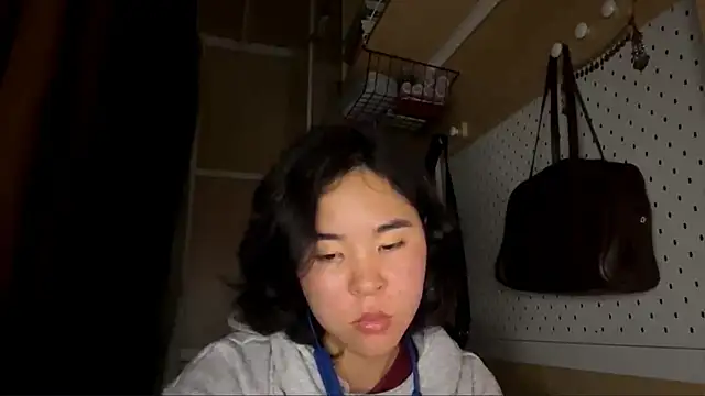 JennyCarpenter online show from April 29, 2026, 5:33 am