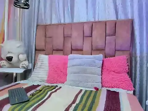 alix noa online show from November 14, 2025, 7:45 pm