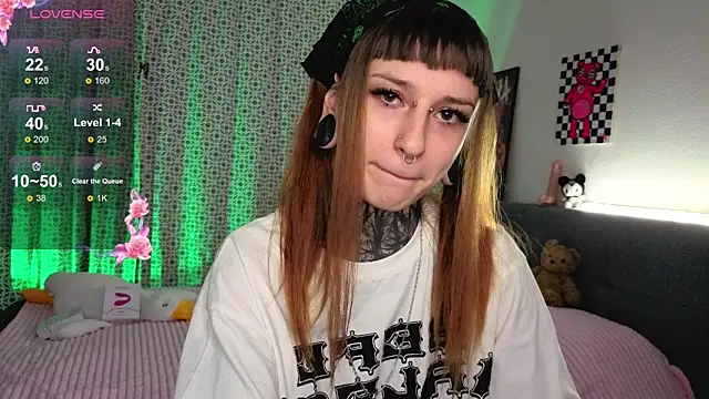 Snapshot of LilithPoison chatting on October 23, 2025, 6:06 pm LilithPoison online show from October 23, 2025, 6:06 pm