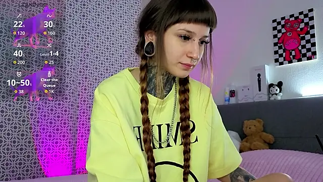 LilithPoison online show from February 21, 2026, 6:42 pm