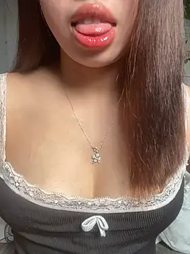 Snapshot of Rose-babyx chatting on March 29, 2026, 2:00 am Rose-babyx online show from March 29, 2026, 2:00 am