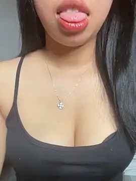 Rose-babyx online show from June 14, 2026, 2:24 am