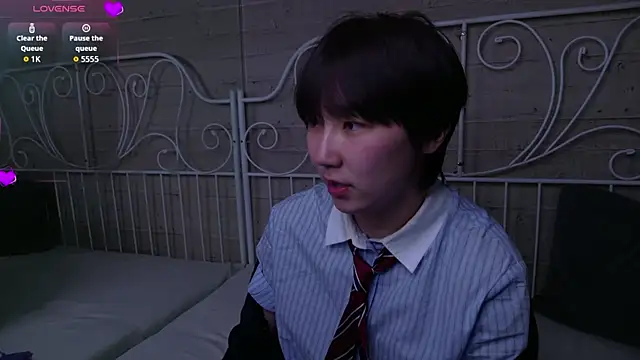 HeejinWang online show from April 6, 2026, 3:26 am