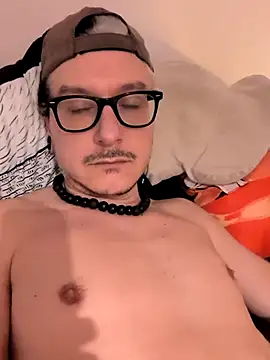 cruiserpup online show from November 29, 2025, 1:03 pm