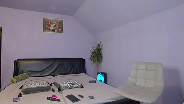 LustfulSin  online show from November 4, 2025, 6:18 pm