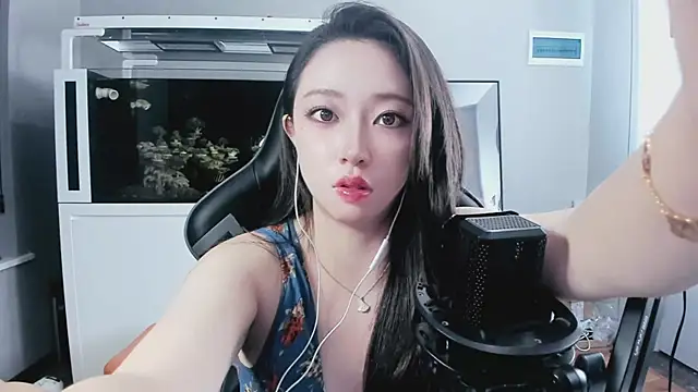 Keke-Bai online show from October 5, 2025, 1:20 pm