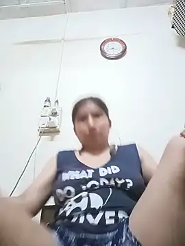 aliya-jaan71 online show from June 10, 2026, 10:14 am