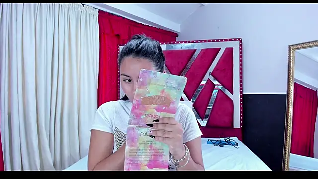 Luna021 1 online show from October 10, 2025, 8:30 pm