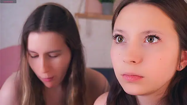 GabrielleLynchard online show from December 1, 2025, 7:41 pm