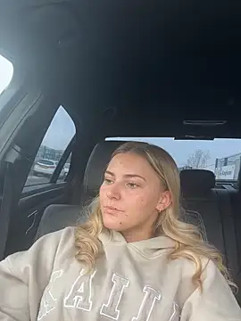 Snapshot of Sapphireroseee chatting on November 6, 2025, 2:29 pm Sapphireroseee online show from November 6, 2025, 2:29 pm