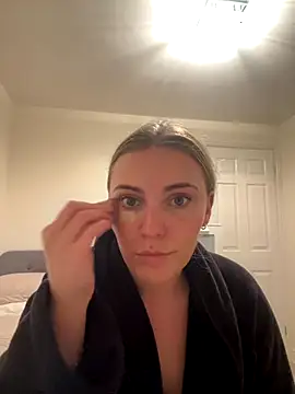 Snapshot of Sapphireroseee chatting on November 12, 2025, 5:35 pm Sapphireroseee online show from November 12, 2025, 5:35 pm