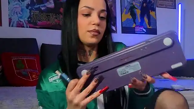 KiraQuinn1 online show from December 22, 2025, 5:43 pm