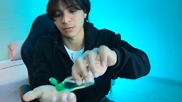 toji luxxer online show from September 17, 2025, 12:07 pm