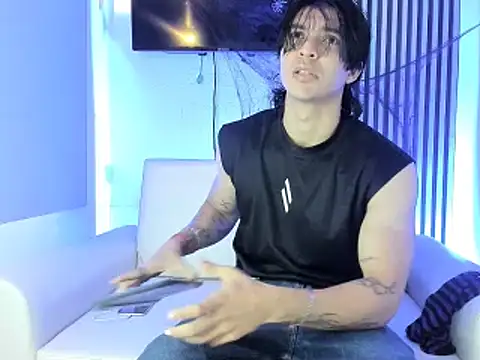 toji luxxer online show from October 27, 2025, 8:57 pm