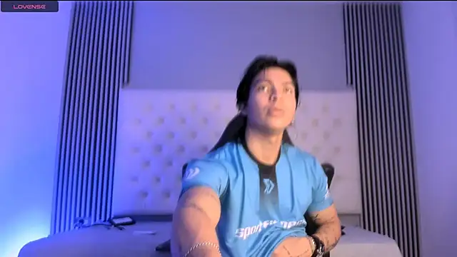 toji luxxer online show from November 26, 2025, 4:24 am