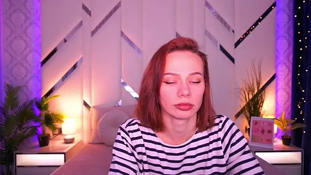 ShyySiren online show from February 17, 2026, 3:51 pm