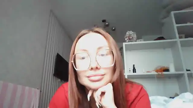 Elyvethh online show from November 1, 2025, 12:18 pm