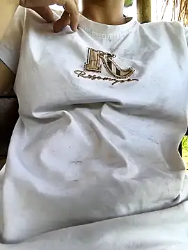 Snapshot of lily-00 chatting on September 15, 2025, 7:30 am lily-00 online show from September 15, 2025, 7:30 am