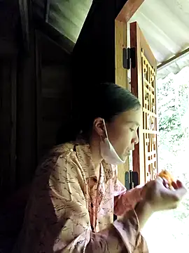 Snapshot of lily-00 chatting on November 7, 2025, 1:27 am lily-00 online show from November 7, 2025, 1:27 am