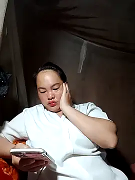 emilyzz online show from April 5, 2026, 11:02 pm